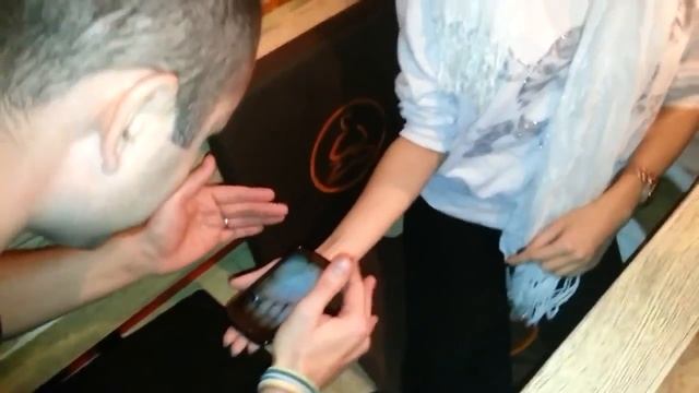 Фокус с телефоном и тараканом по имени БОРИС - Cockroach Prank with a Cell Phone HD смотреть онлайн