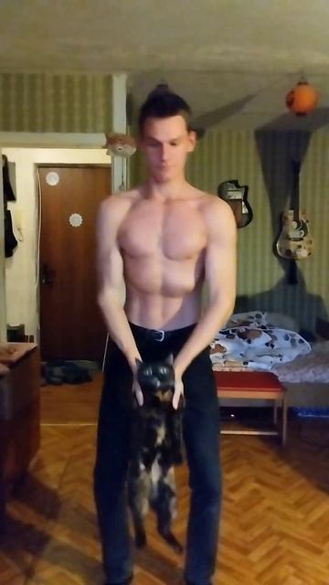 жёсткий подъём кошки на бицепс #качалка #спорт #юмор #рофл #приколы смотреть онлайн