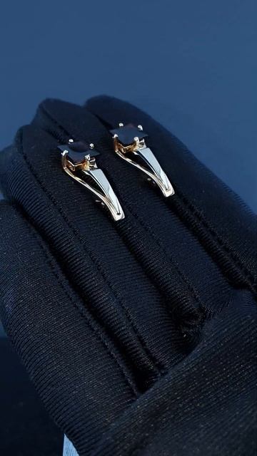 Серьги из комбинированного золота 585 пробы с гранатам?