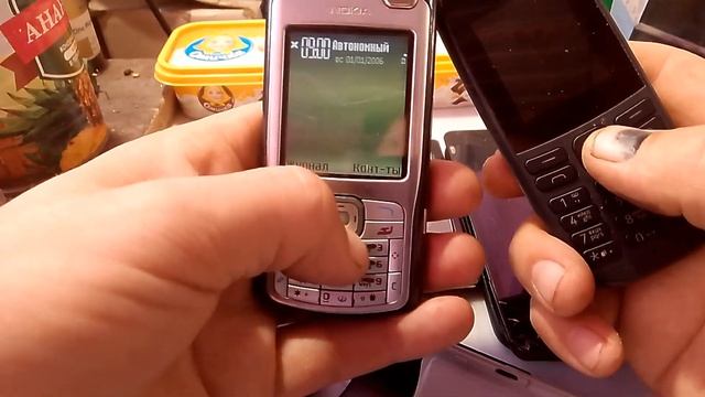 Знакомый отдал телефоны я удивился есть и рабочие