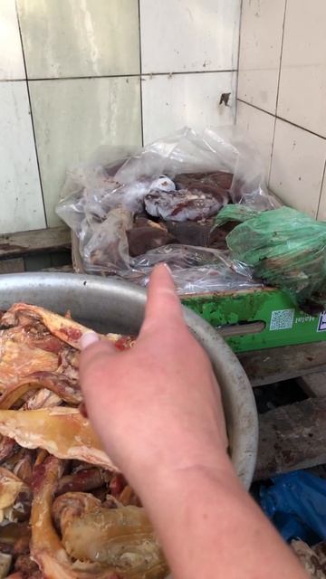 Что едят мои собаки😉 #питомник #немецкаяовчарка смотреть онлайн