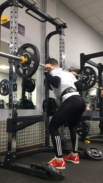 Разноповторный-объем МЦ2 Д2 Присед со штангой (вниз на 8 смотреть онлайн