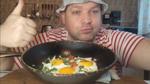 ОБЖОР яичница с луком/завтрак/мукбанг