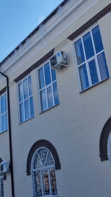 Почему на одном здании есть сосульки а на других нет #s смотреть онлайн