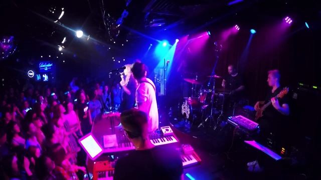 ВЕРА НОВАК - БЕСКОНЕЧНО МАЛО (LIVE) смотреть онлайн