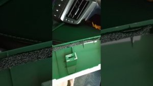 Установка накладки на стойку лобового Toyota Rav4