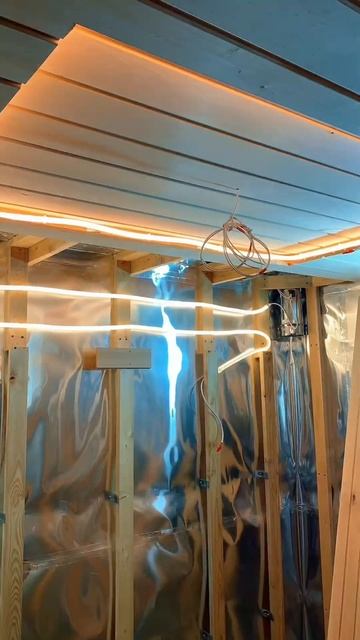 Крепление вагонки на потолок скрытым методом #стройка смотреть онлайн