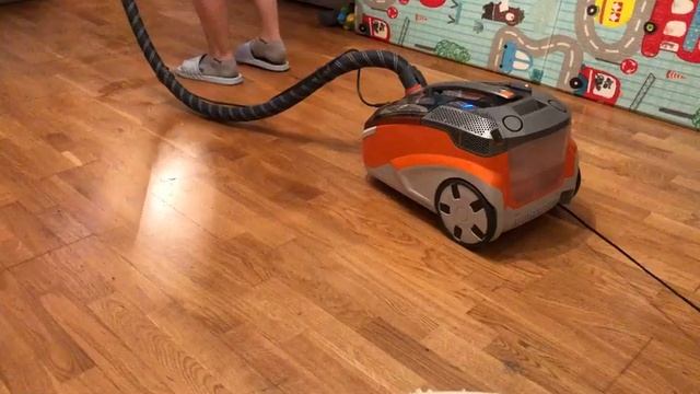 Моющий пылесос для дома Thomas Pet&Family Plus, для сухой и влажн смотреть онлайн