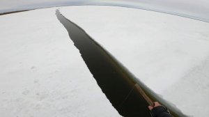 Рыбалка на трещинах. Ловля налима на реке. 14.05.2025