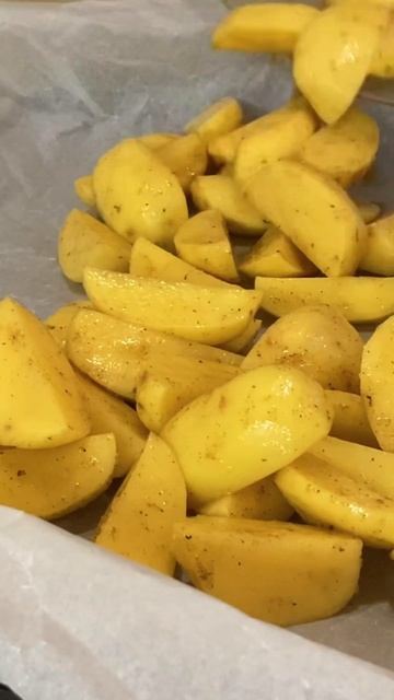 Картофель в духовке для сытного ужина! #простойрецепт смотреть онлайн