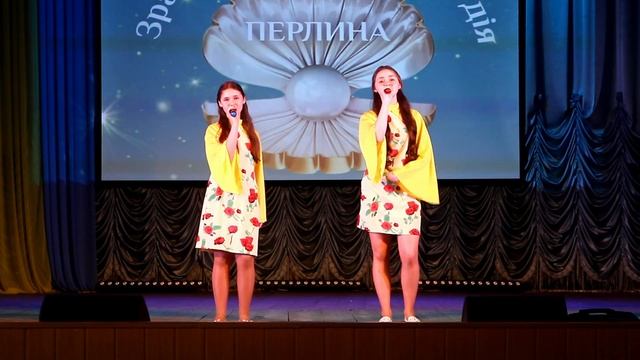 Олійник Катерина та Вероніка - "Молитва за Україну" (музика В.Хлиста, слова О.Борис) смотреть онлайн
