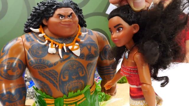 Видео куклы - Лучший подарок на Новый Год! Снег для Моаны и Мауи! - Новогодние игры для детей смотреть онлайн