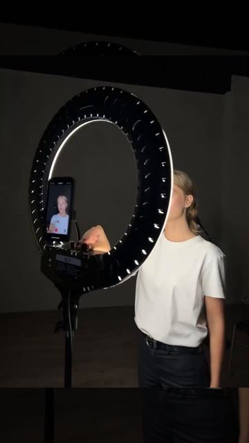 Большая профессиональная Кольцевая LED лампа 54 см Мощн? смотреть онлайн