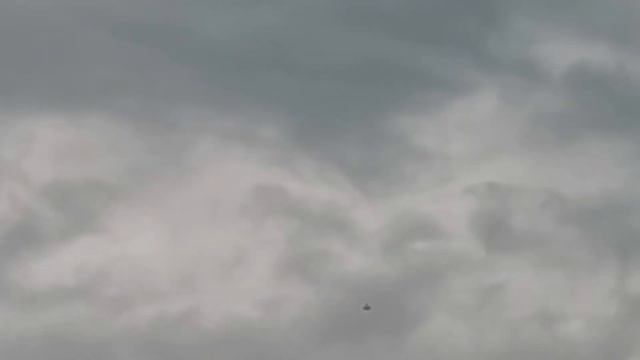 Дождь нас догоняет , но мы едем быстро... по пути заезжа? смотреть онлайн