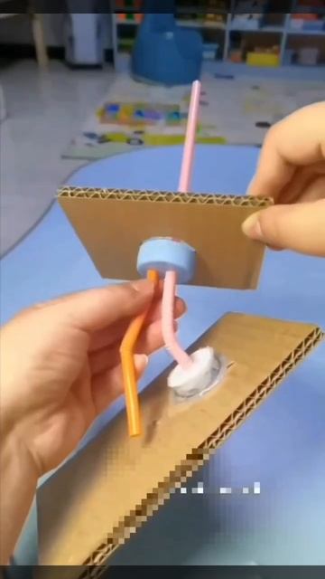 Делаем с детками домашний кулер для воды 💦 смотреть онлайн