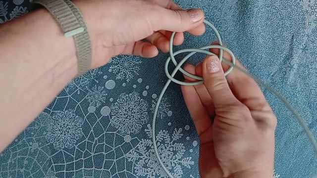 Простой декоративный узел из  ротанга