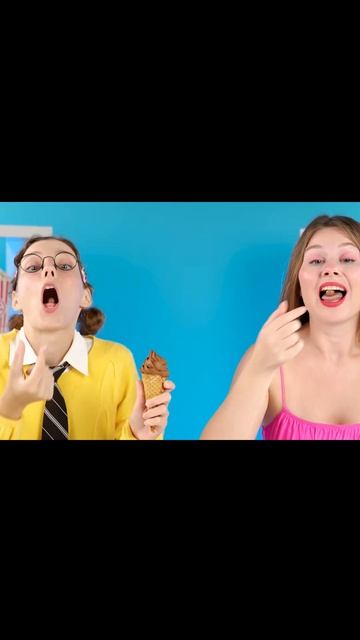 Девочка ест самое большое количество шоколадного мор? смотреть онлайн