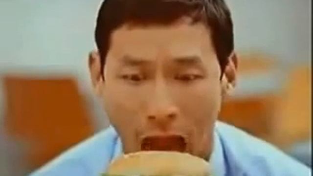 Японская реклама Burger ПРИКОЛ СМОТРЕТЬ ВСЕМ смотреть онлайн