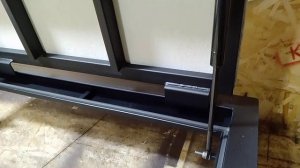 Люк ревизионный напольный под плитку, линолеум, ламинат 80х80см скрытого монтажа на газовых упорах