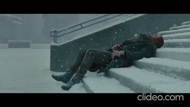 Бегущий под СУПЕР ТРЕК смотреть онлайн