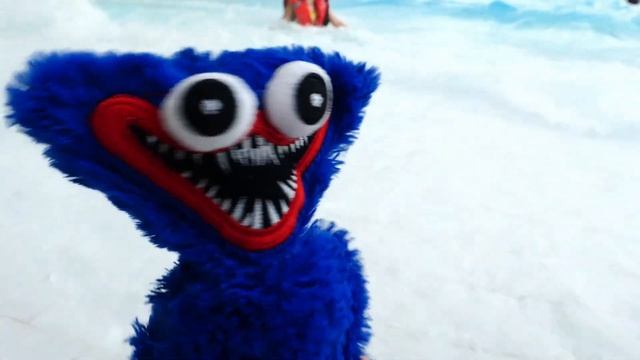 Хаги Ваги против Акватим! Все игрушки в опасности - Игры битвы для мальчиков в Аквапарке! смотреть онлайн