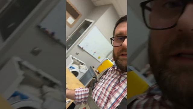 Что находиться внутри умного чайника? смотреть онлайн