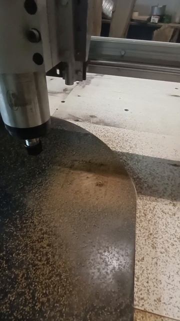 Фрезеровка посадочного места для ножек журнального столика.