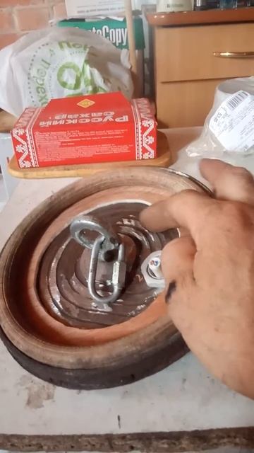 Крышку на скважину из старой конфорки смотреть онлайн