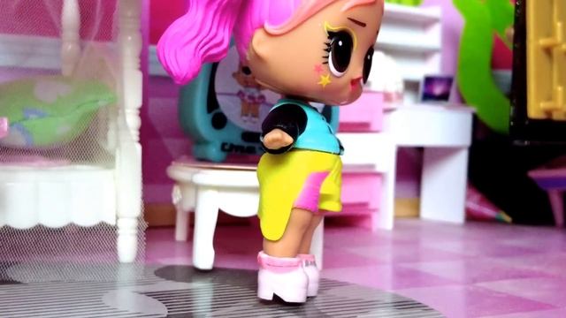 ПРИВИВКИ РЫБКАМ НЕ ДЕЛАЮТ! А Я РЫБКА! Семейка ЛОЛ сюрприз мультики смешные куклы lol Даринелка смотреть онлайн