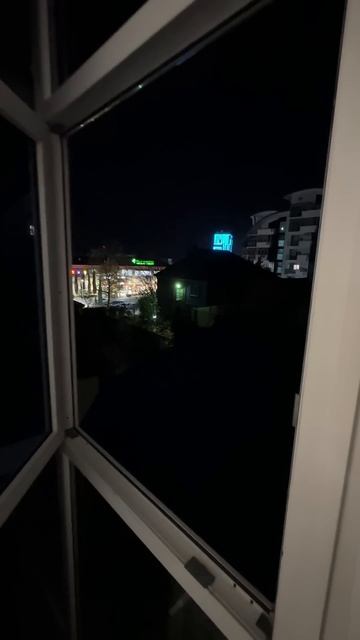 В отеле Алтай в Адлере с видом на самолёты 😍 смотреть онлайн