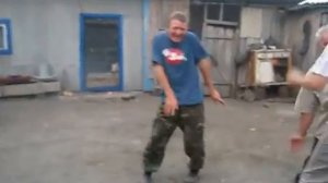 смешные танцы   танцующие мужики 2