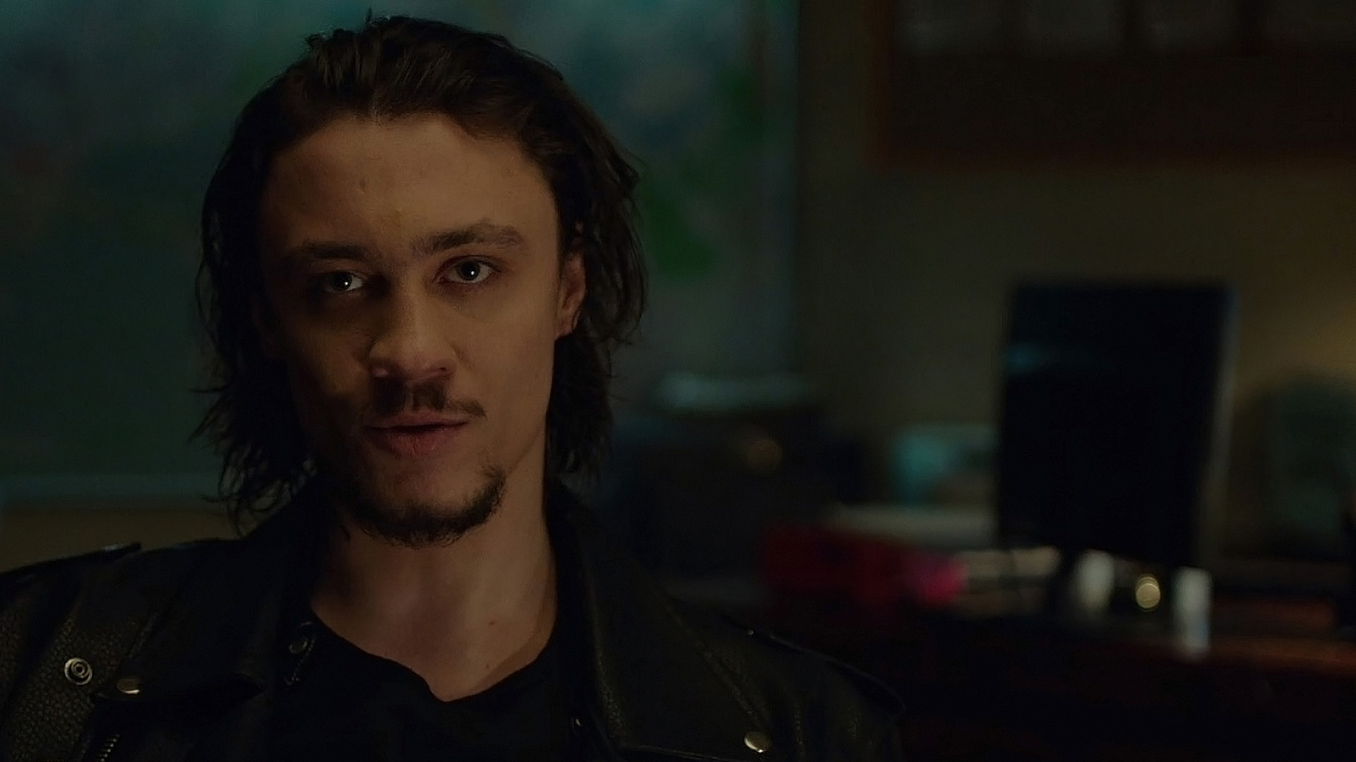 Тень за спиной, 1 сезон, 6 серия смотреть онлайн