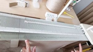 3. Платье спинка вяжем пройму и горловину