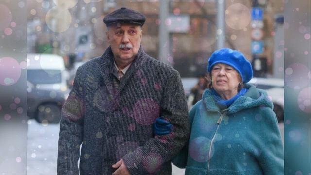 Пожилые Люди Столкнулись с Тем, что Пенсия не Может бы смотреть онлайн