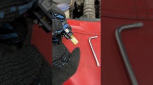 Citroën C5 - замена лампы переднего габаритного света.