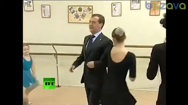 Трек Властей Бац бац бац брить смотреть онлайн