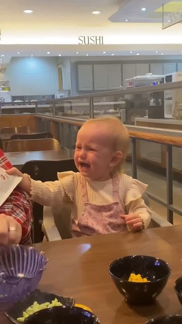 Когда очень любишь есть😁 #baby #милота #любовь #семья #ре смотреть онлайн