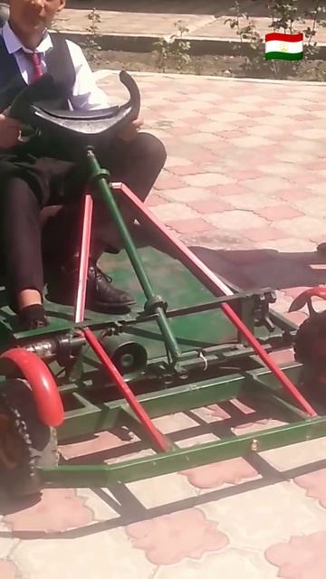Самодельный ЭЛЕКТРОМОБИЛЬ в ТАДЖИКИСТАНЕ! Школьник с? смотреть онлайн