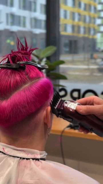 Процесс работы стилиста Ильи🔥 #shortvideo #салонкрасоты #ha смотреть онлайн