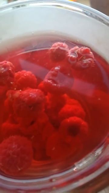 Shorts#Напиток малиновый. Малина. смотреть онлайн