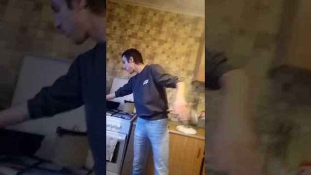 приколы,пельмешка моя детка😂Парень из егорьевска😂умеет поднять настроение👆 смотреть онлайн