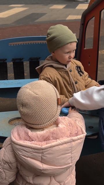 Наш добрый мальчик 🥹 #reels #дети #реакция #семья #брат #с? смотреть онлайн