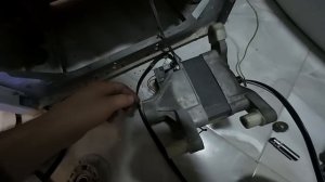 Whirlpool AWE 6316. Замена подшипников. Замена ремня. Воняет го