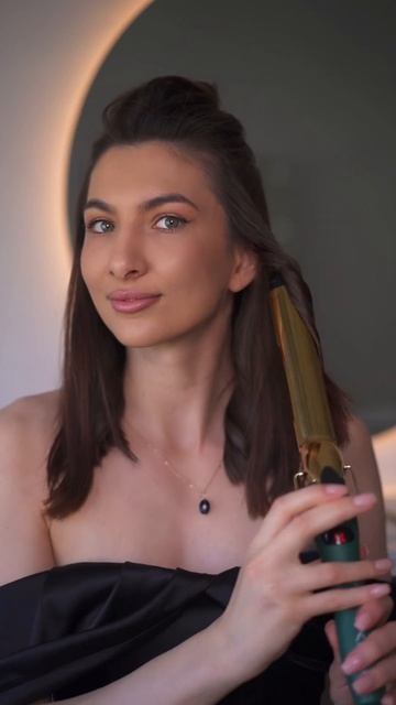 Научу накручивать стойкие локоны на плойку🤩 #прическ смотреть онлайн