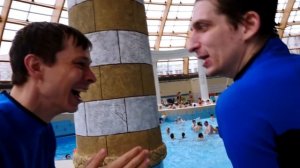 Видео для детей в Аквапарке - Новое задание Оптимуса Прайма! – Игры с супергероями Акватим
