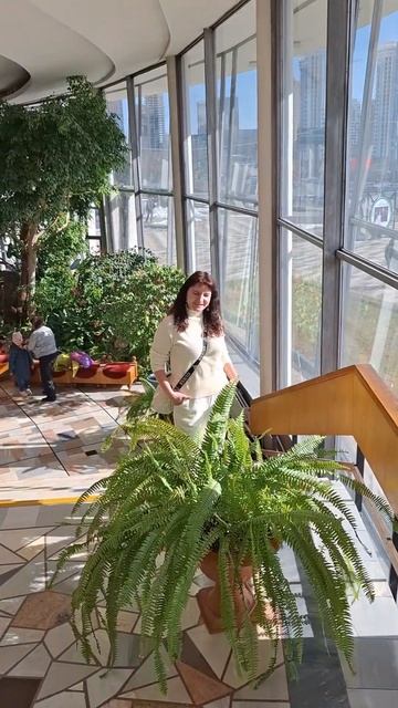 У каждого человека под шляпой — свой театр, где развер смотреть онлайн