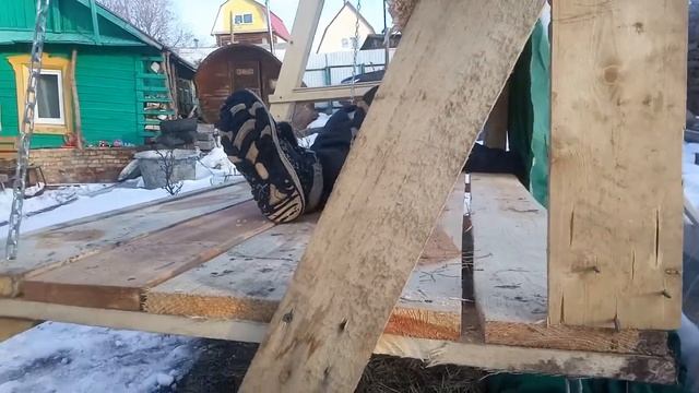 Садовые качели - лавка своими руками Бюджетные, быстровозводимые, красивые. Как сделать самим. смотреть онлайн