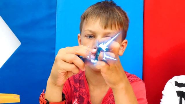 Человек Паук в видео онлайн - Супергерои Марвел и игра Битва БейБлэйд! - Видео игры для мальчиков смотреть онлайн