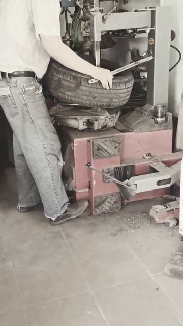 Заехал на шинку поймал саморез #яндекстакси #dimtaxi #янде смотреть онлайн