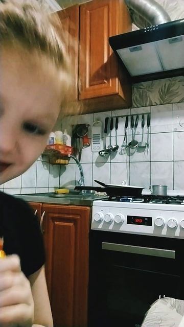 У меня есть вкусная конфетка смотреть онлайн